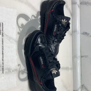 Adidas size 5 unisex sneakers